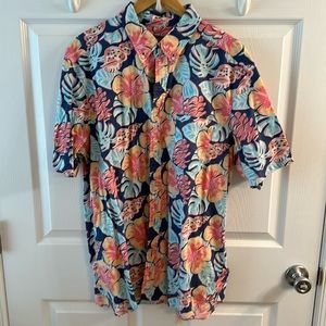 Men’s vineyard vines button up shirt